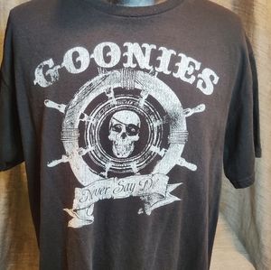 Goonies Shirt L  Cotton Skull Pirate Movie 27" collar to hem 22" pit to pit